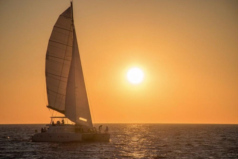 Acropole Sunrise Aparthotel Kamári Екстериор снимка